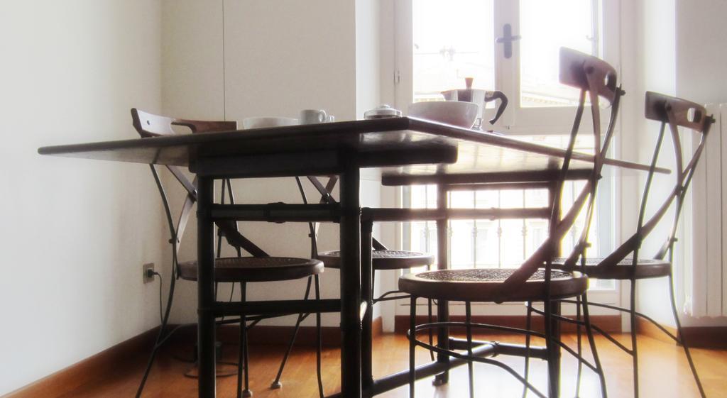 Fil Rouge Apartment Милано Стая снимка